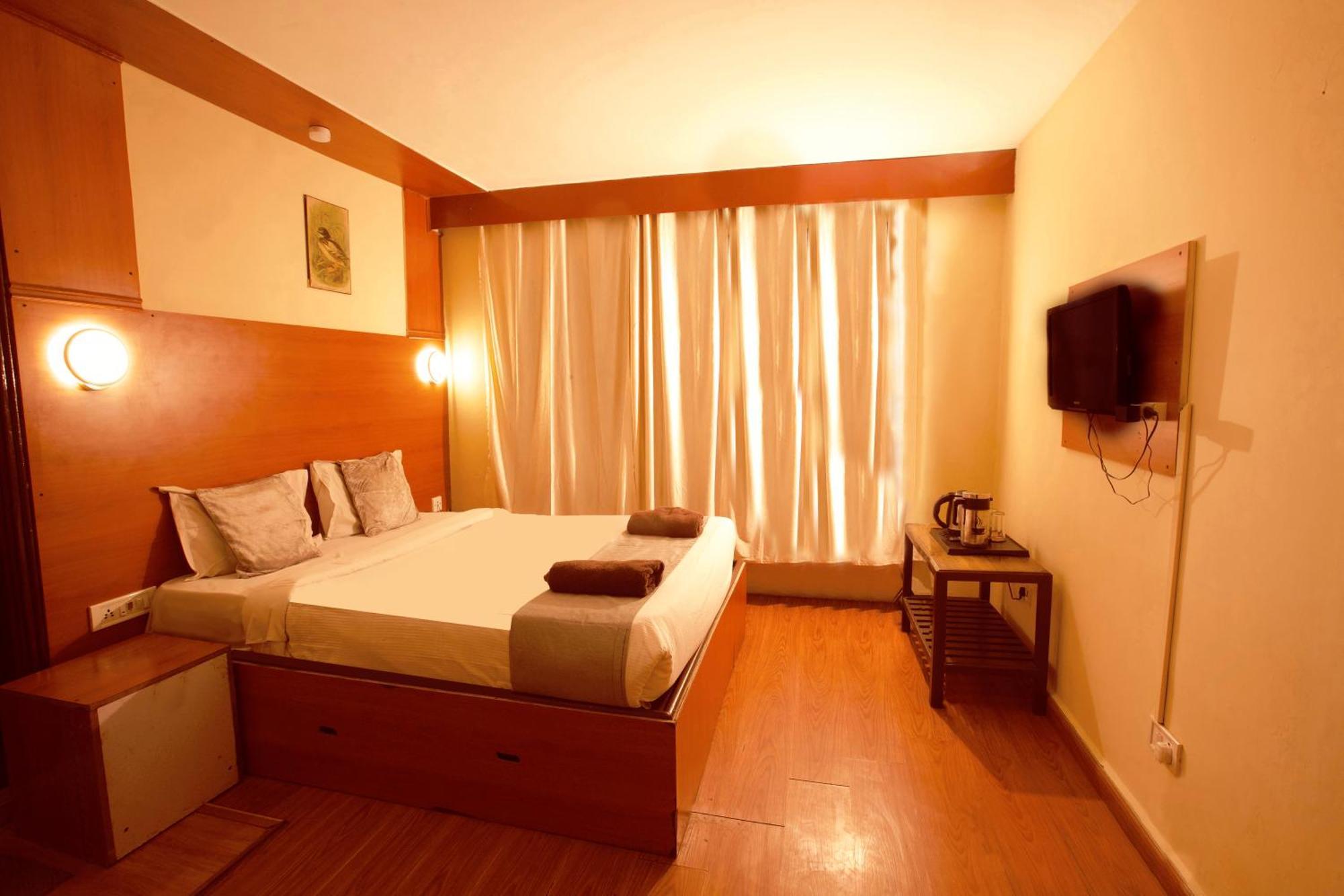 Devi Enterprises - Hotel Khems Udagamandalam Exterior foto