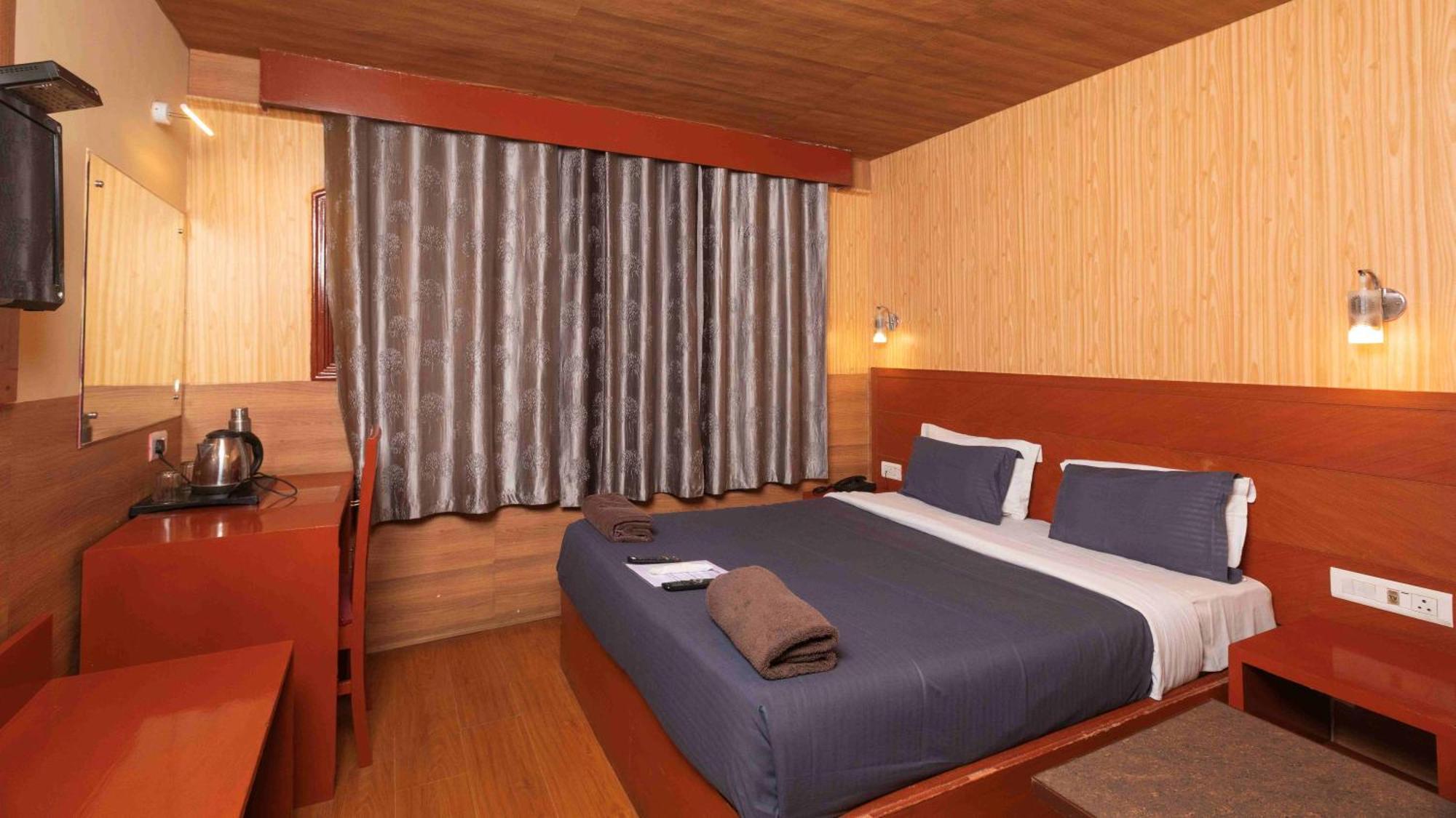 Devi Enterprises - Hotel Khems Udagamandalam Exterior foto